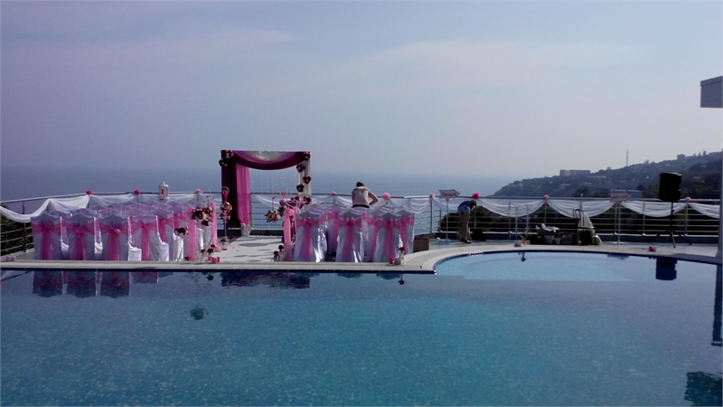 Крым, свадьба в отеле с бассейном